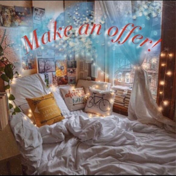 ✨Face Mask 😷 Charm Keychain 🔑✨ - Picture 2 of 3